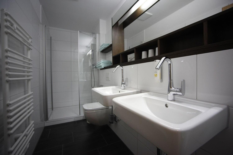 Bathroom 3, Oste-Hotel Superior, Rotenburg (Wümme)