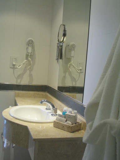 Bathroom 4, Montanas Azules Apart Hotel, Capital