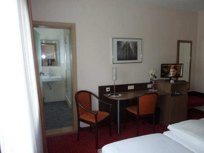 Bedroom 2, Hotel Gasthof Konig Karl, Freudenstadt