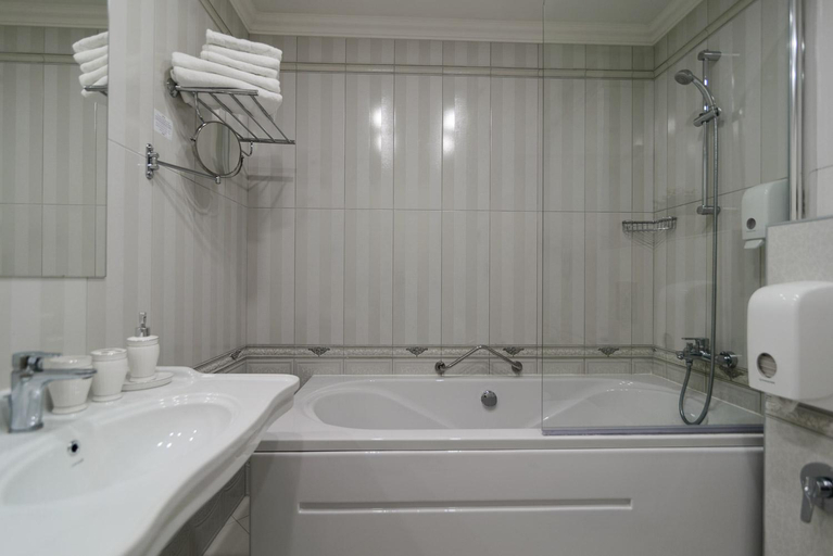Bathroom 4, Sunny Castle Hotel - All Inclusive, Balchik