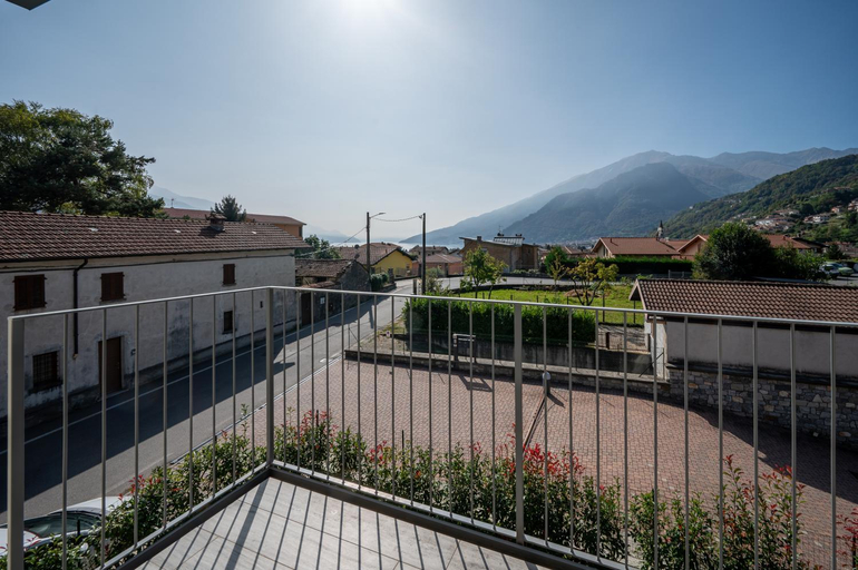 Others 5, Casa Marianna - Larihome A39, Como