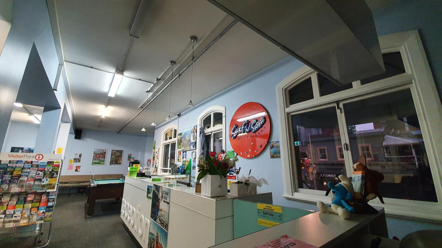 Lobby 5, Surf 'n' Snow Backpackers, Waitakere