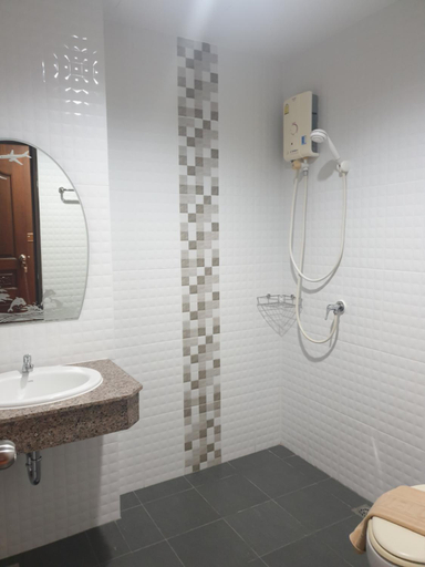 Bathroom 3, Sunview Place, Pattaya