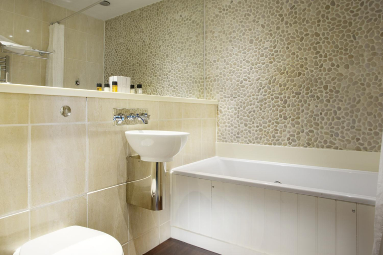 Bathroom 2, The George Hotel & Brasserie, Cranbrook, Kent