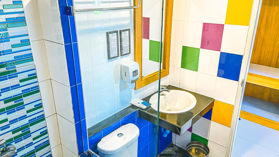 Bathroom 4, K2 Hotel @Airport, Phunphin