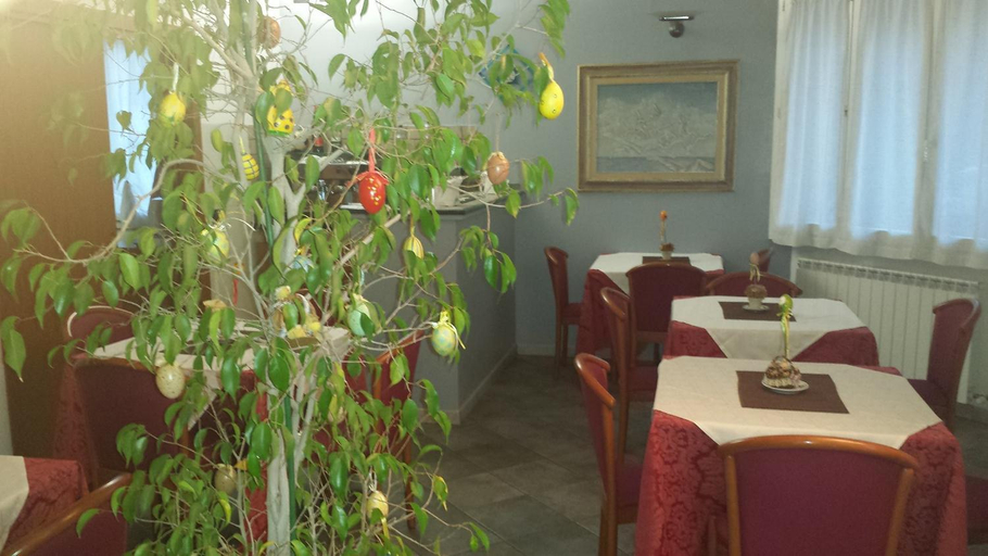 Food & Drinks 3, Adelphi Room & Breakfast, Ferrara