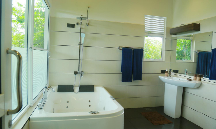Bathroom 5, Nice Place Bunglows, Dambulla