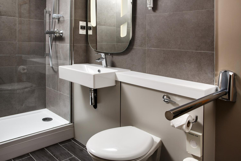 Bathroom 4, ibis Coventry South, Coventry