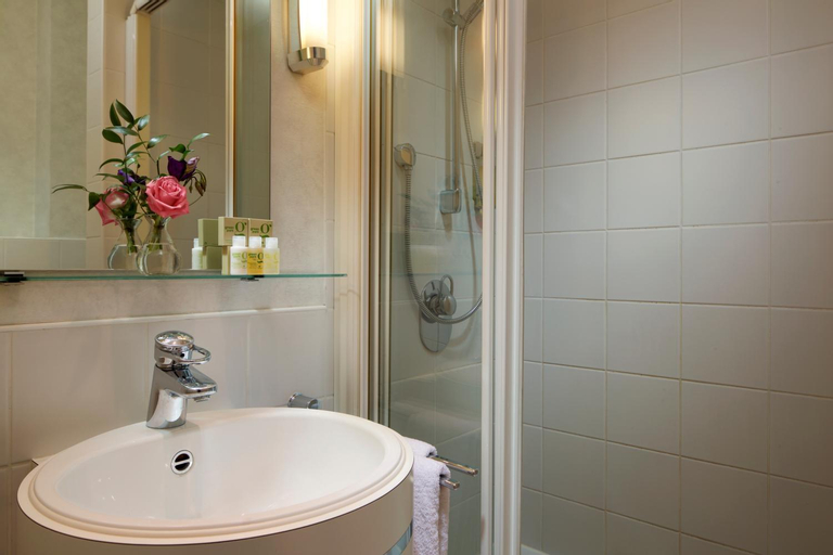 Bathroom 5