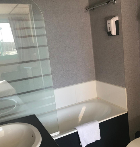 Bathroom 3, Fasthotel L'Eldorado, Aveyron