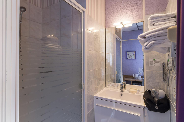 Bathroom 4, Hôtel du Moulin d'Or, Nord