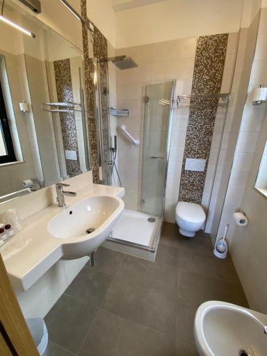 Bathroom 4, Hotel Maja, Pescara