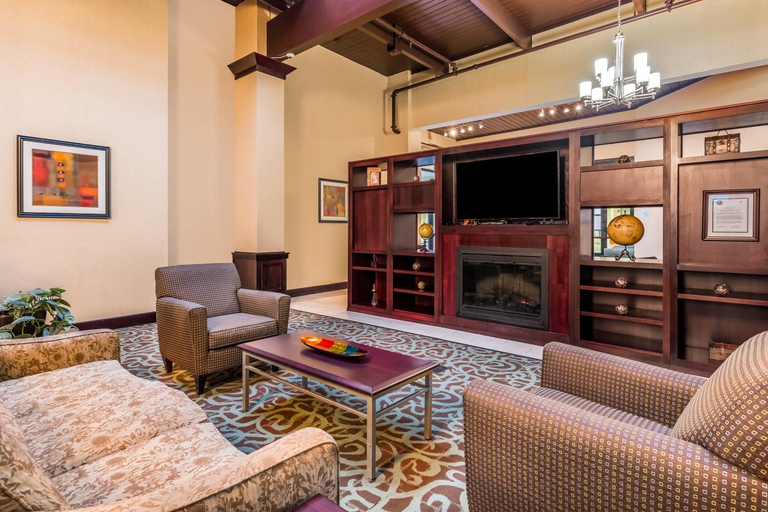 Public Area 2, Hotel Gurnee, Lake