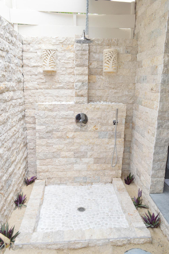 Bathroom 5, Mantaray Island Resort, Ba