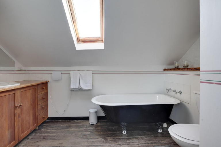 Bathroom 3, White's Corner, Central Highlands