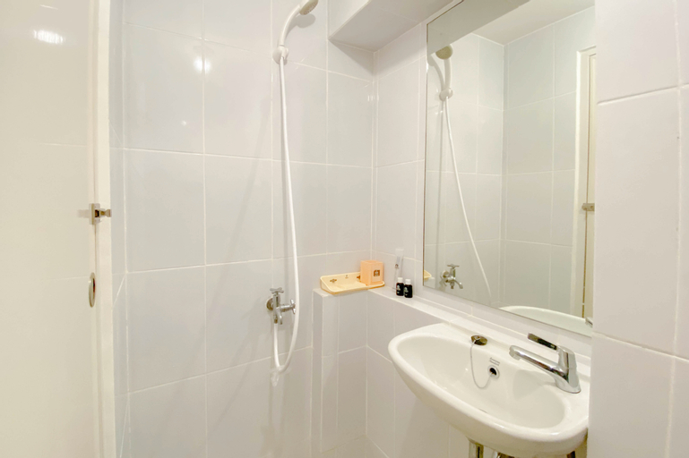 Bedroom 5, Cozy Studio Apartment Tokyo Riverside PIK 2 By Travelio, Tangerang