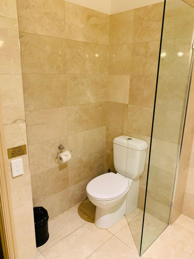 Bathroom 4, Royal Albert Apartments Hotel, Brisbane