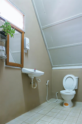 Bathroom 3, RoomQuest Golden Triangle Premium Collection, Chiang Saen
