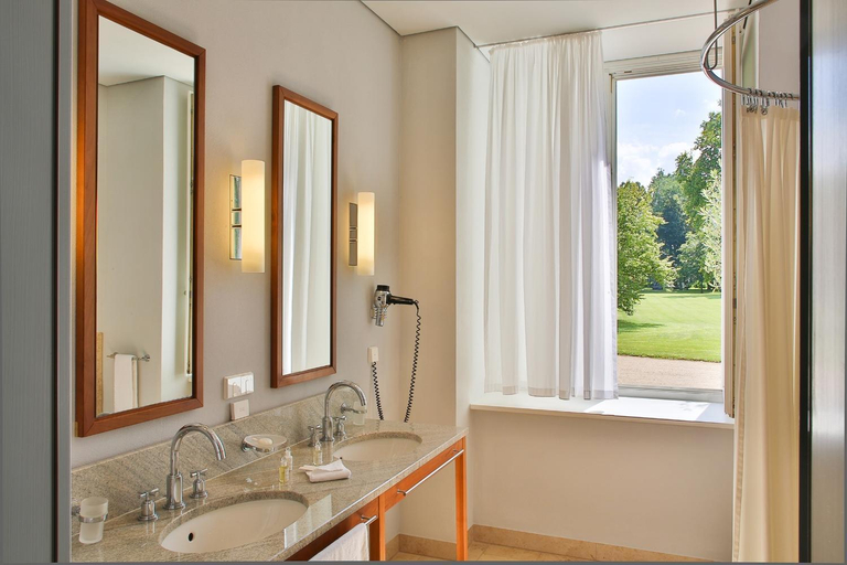 Bathroom 2, Hotel Schloss Neuhardenberg, Märkisch-Oderland