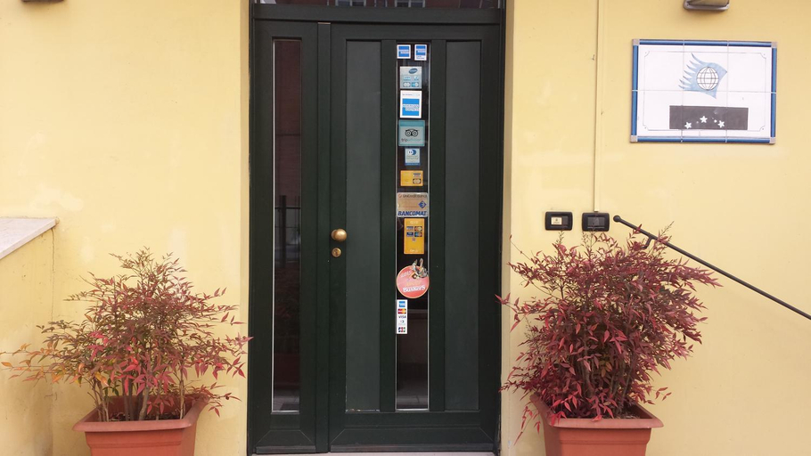 Exterior & Views 1, Adelphi Room & Breakfast, Ferrara