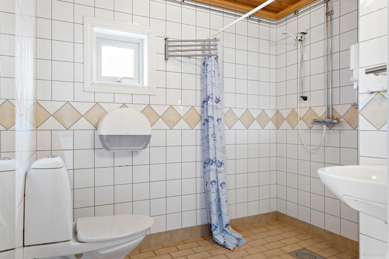 Bathroom 3, First Camp Sunne, Sunne