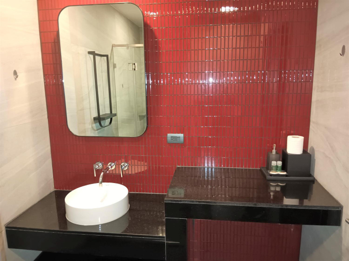 Bathroom 3, Edge Central Pattaya Lux, Pattaya
