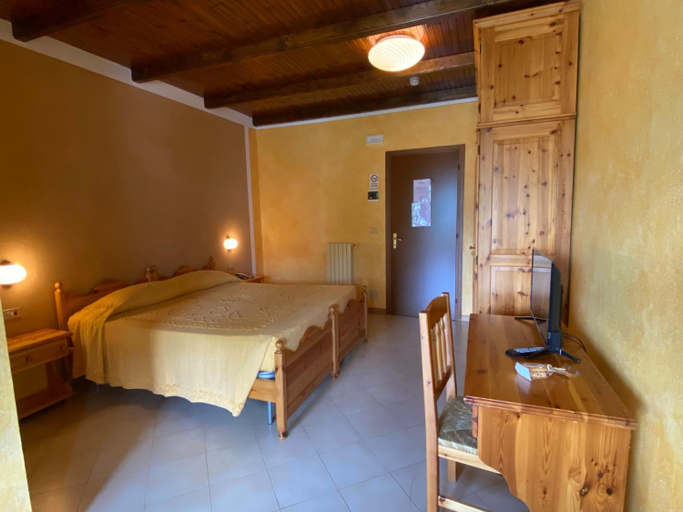 Others 5, Albergo Nazionale, Cuneo