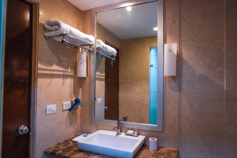 Bathroom 9