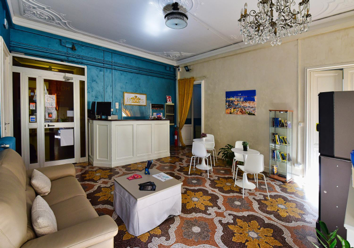 Others 5, Hotel Suisse, Genova