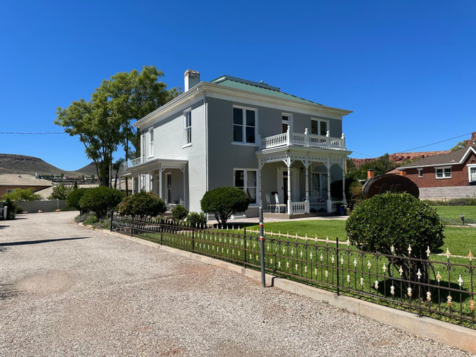 The Cottage at 241 North, Washington