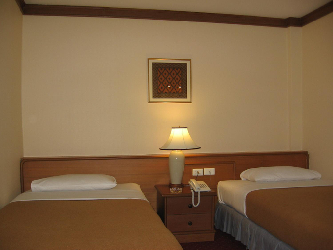 Bedroom 3, Wall Street Inn, Bang Rak