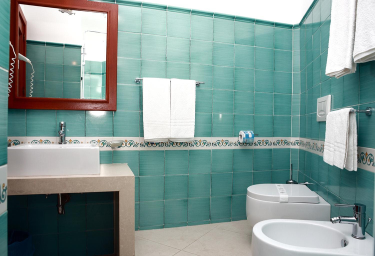 Bathroom 3, B&B Villa Cristina, Messina