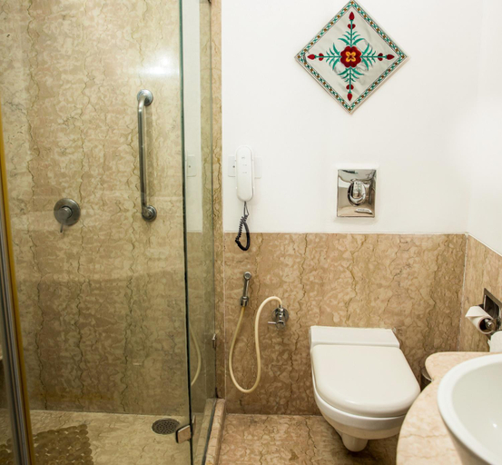 Bathroom 4, The LaLiT Laxmi Vilas Palace Udaipur Hotel, Udaipur