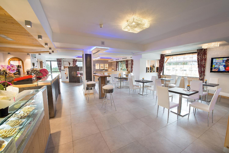 Others 5, Hotel Cristallo, Trento