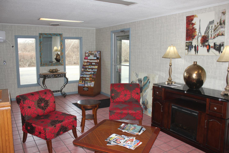 Public Area 2, Red Carpet Inn Louisville, Jefferson