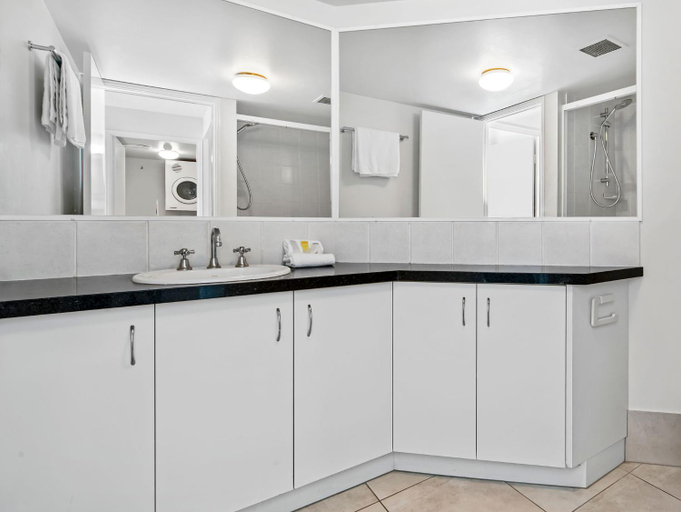 Bathroom 3, Peninsular Beachfront Resort, Maroochy - Mooloolaba