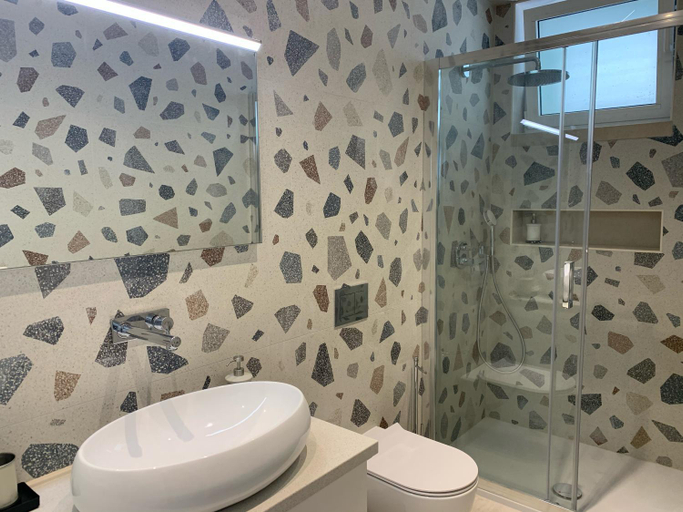 Bathroom 3, Villa Leoni, Dubrovnik
