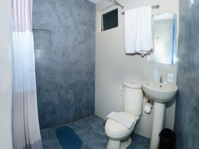 Bathroom 7