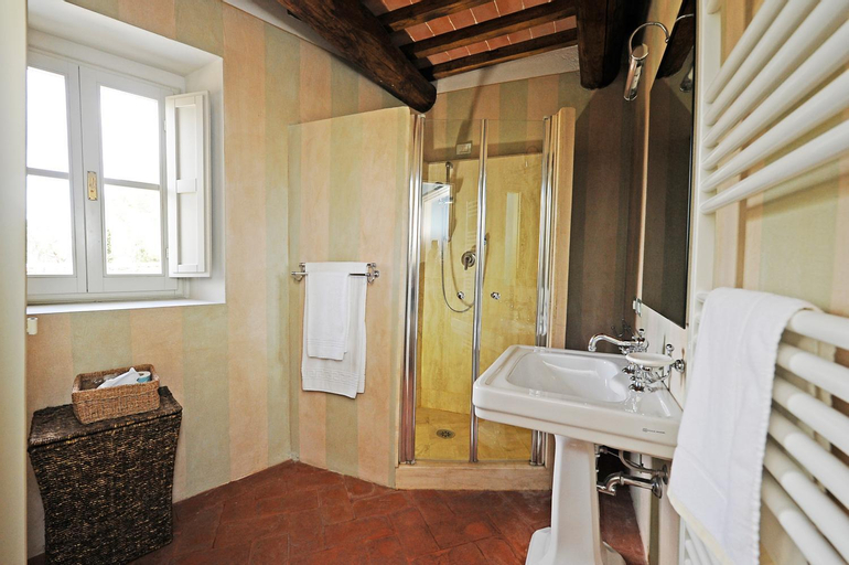 Bathroom 4