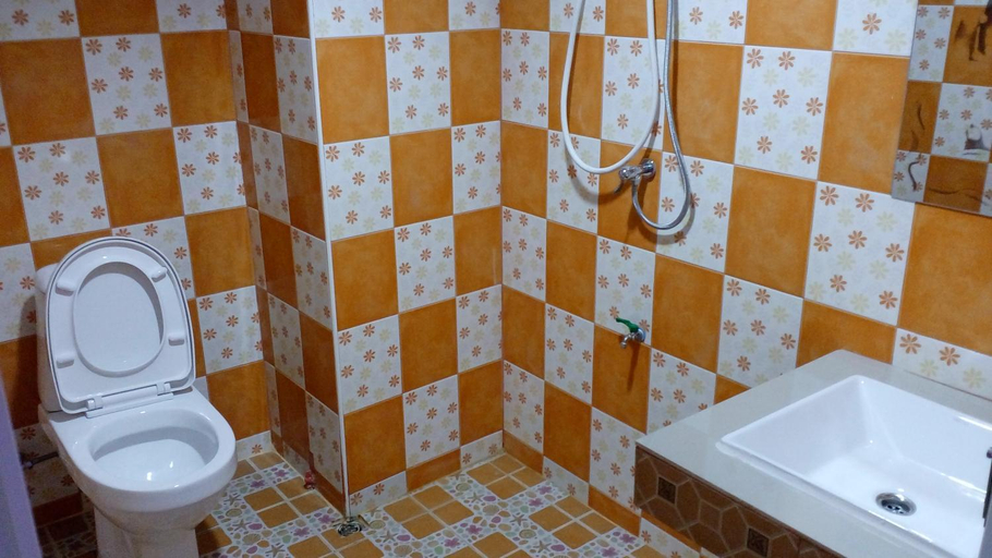 Bathroom 3, RueangSriSiRi Guest House 2, Muang Sukhothai