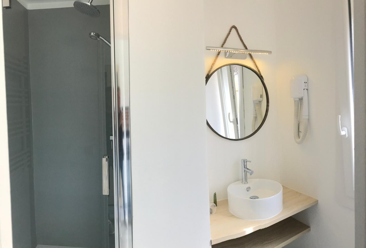 Bathroom, L'Oasis Hotel, Var
