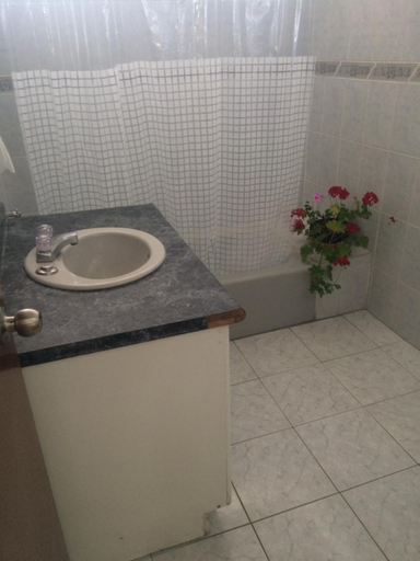 Bathroom 2, LAGOSLODGE LyL, ZONA 13