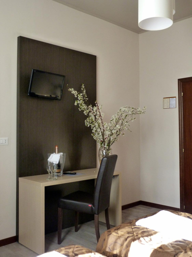 Bedroom 4, Hotel Eden, Modena
