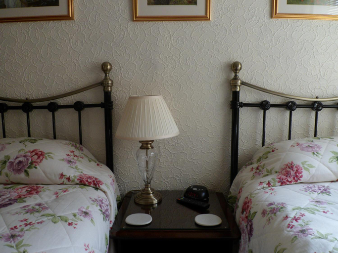 Others 5, The Farthings, York