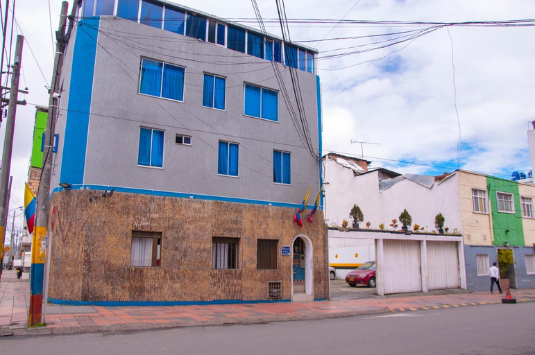 Exterior & Views