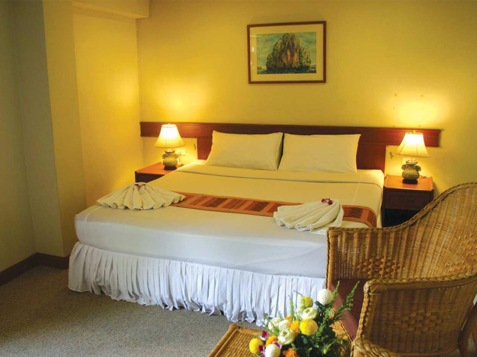 Bedroom 3, Krabi City Seaview Hotel, Mueang Krabi