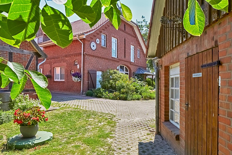 Others 4, Elbhof Harnisch, Lüneburg