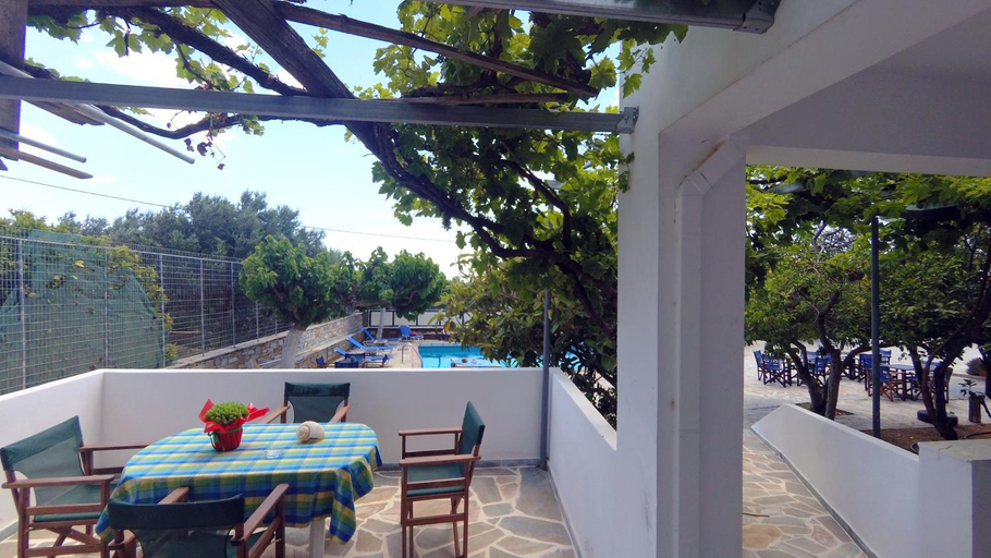 Others 3, Hotel Zeus, Central Greece