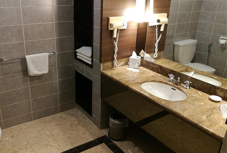 Bathroom 8