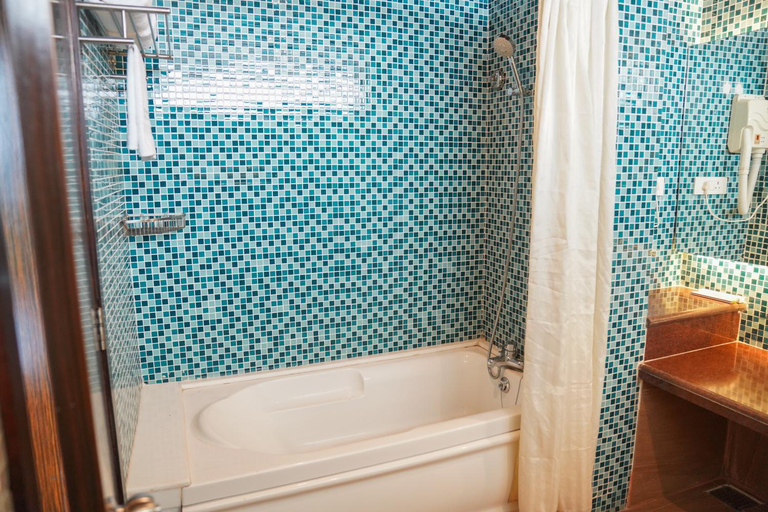 Bathroom 5, GreenLeaf Resort & Spa Ganpatipule, Ratnagiri